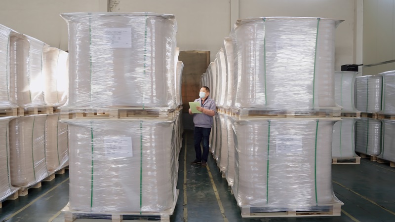 Smooth Draw White Verge Cigarette Paper Cross Lines Slow Ignition Wholesale Pack